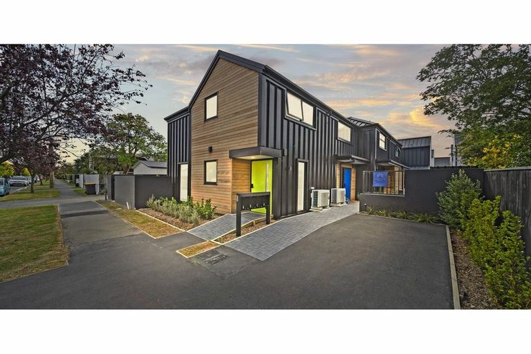 Photo of property in 8a Champion Street, Edgeware, Christchurch, 8013