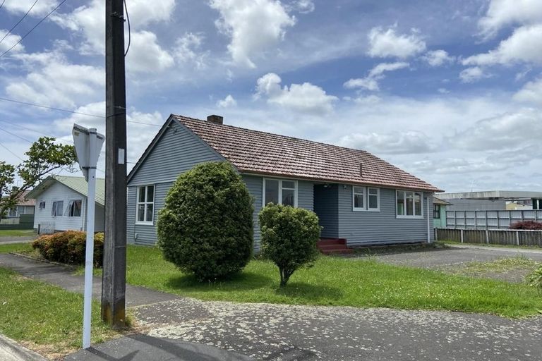 Photo of property in 2 Takahe Street, Frankton, Hamilton, 3204