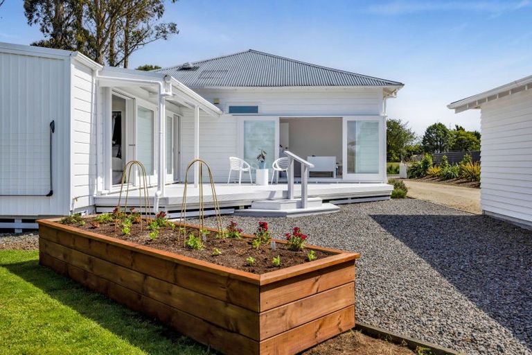 Photo of property in 13 Standish Street, Midhirst, Stratford, 4394