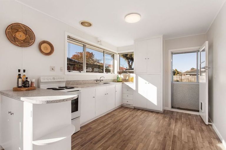 Photo of property in 292 Main North Road, Redwood, Christchurch, 8051