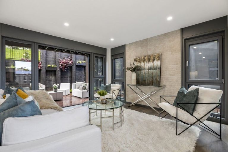 Photo of property in 48a Peter Terrace, Castor Bay, Auckland, 0620