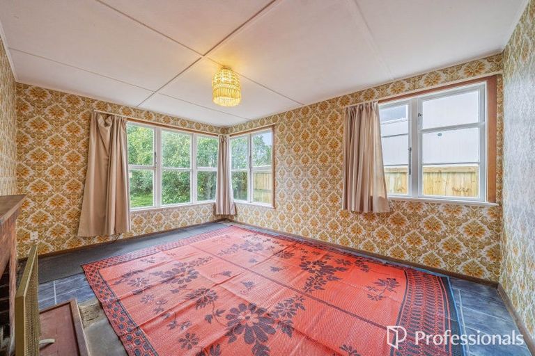 Photo of property in 35 Farmer Crescent, Taita, Lower Hutt, 5011