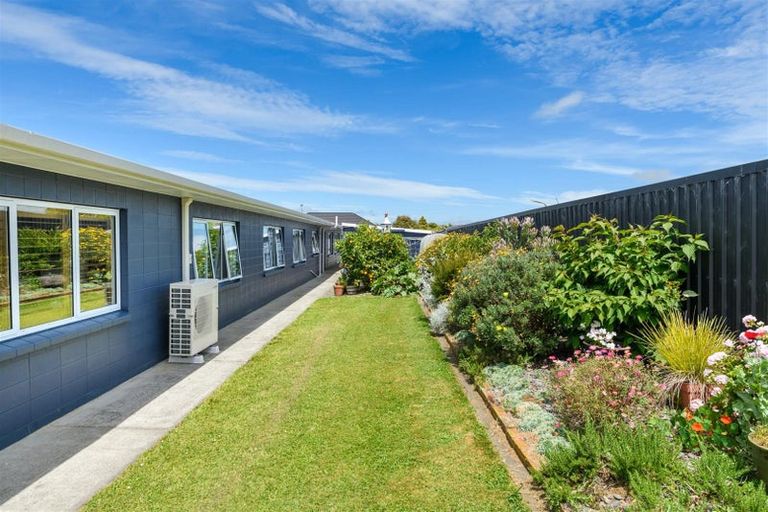 Photo of property in 17 Barnett Drive, Marton, 4710