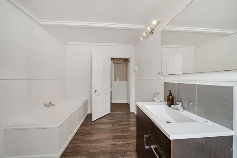 Photo of property in 24 Neidpath Road, Mornington, Dunedin, 9011