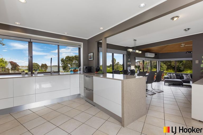 Photo of property in 180 Carnoustie Drive, Wattle Downs, Auckland, 2103