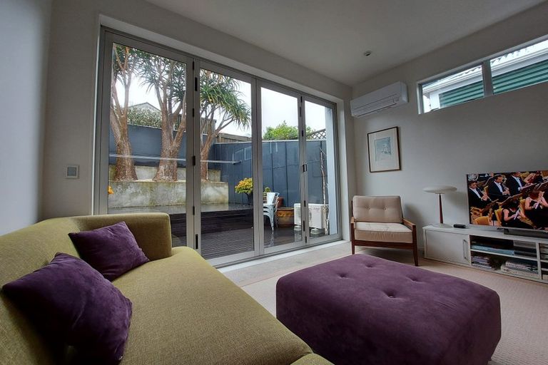 Photo of property in 74 Wallace Street, Mount Cook, Wellington, 6021