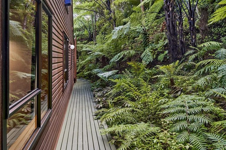 Photo of property in 126a Cheviot Road, Lowry Bay, Lower Hutt, 5013