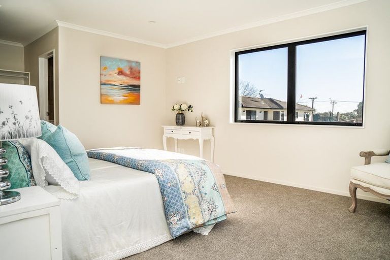 Photo of property in 27 Hill Crescent, Papakura, 2110