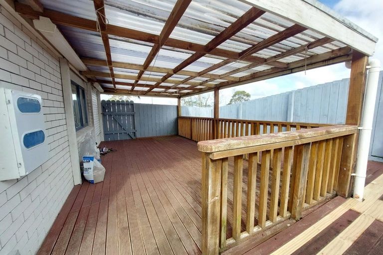 Photo of property in 27 Gordon Stanley Drive, Massey, Auckland, 0614