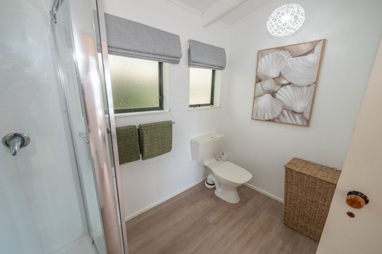 Photo of property in 38 Stratford Drive, Cable Bay, 0420