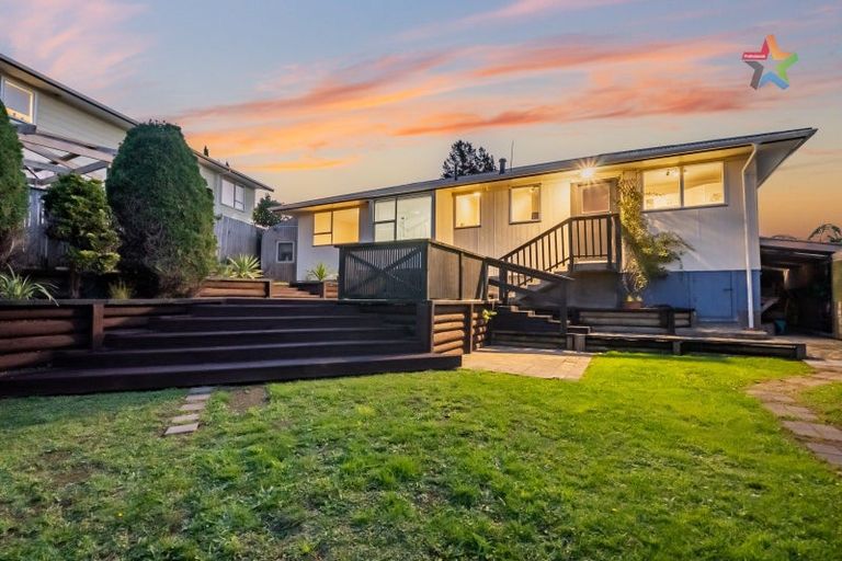 Photo of property in 127 Holborn Drive, Stokes Valley, Lower Hutt, 5019