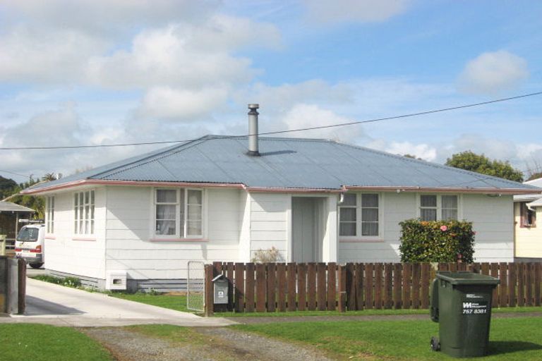 Photo of property in 44 Richmond Street, Waitara, 4320