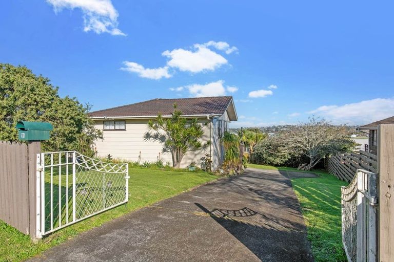 Photo of property in 16 Lewisham Street, Highland Park, Auckland, 2010