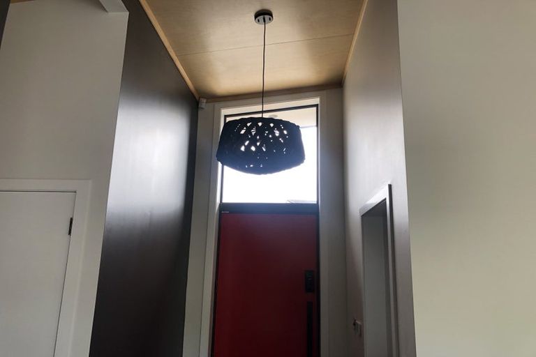 Photo of property in 23 Welland Place, Island Bay, Wellington, 6023