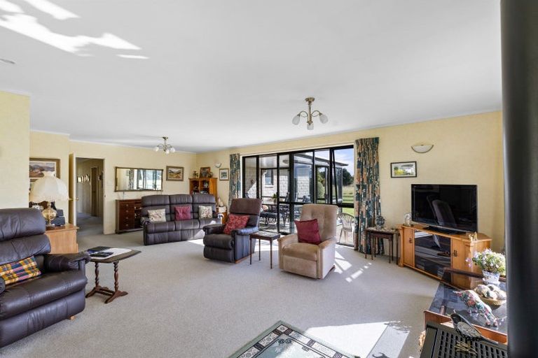 Photo of property in 205-233 Fitzherbert Road East, Aokautere, Palmerston North, 4471