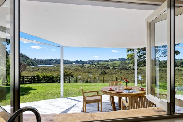 Photo of property in 85 Whangaparaoa Road, Red Beach, 0932