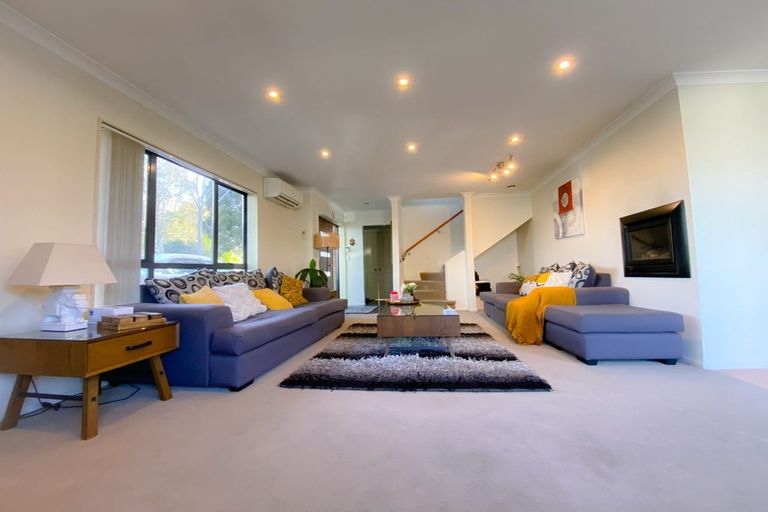 Photo of property in 27 Taupo Street, Green Bay, Auckland, 0604