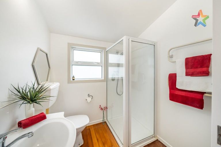 Photo of property in 40a Viewmont Drive, Harbour View, Lower Hutt, 5010