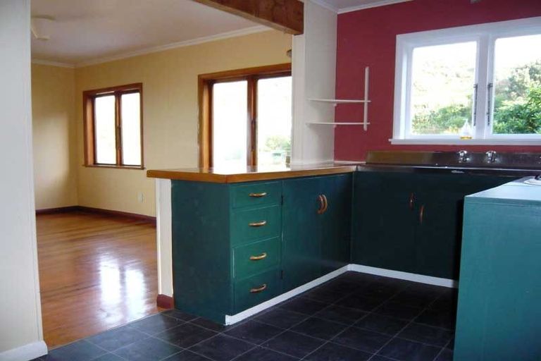 Photo of property in 11 Oku Street, Island Bay, Wellington, 6023