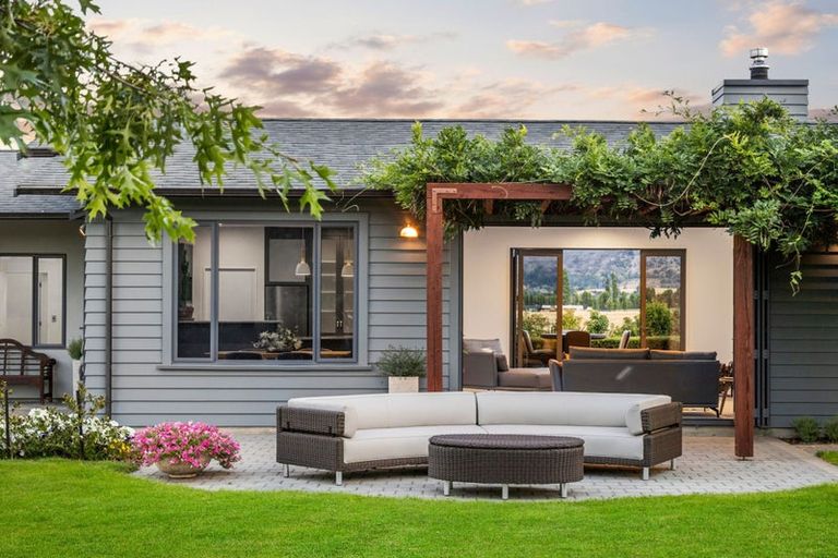 Photo of property in 5 Ironview Lane, Wanaka, 9382