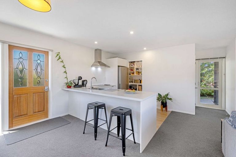 Photo of property in 9 Honeysuckle Place, Northcote, Christchurch, 8052