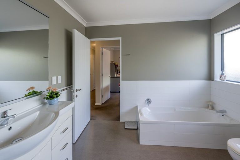 Photo of property in 63a Winchester Street, Levin, 5510