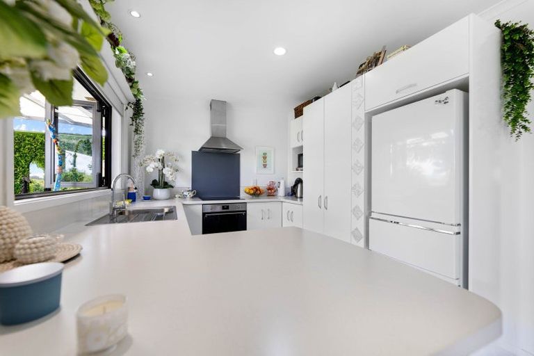 Photo of property in 15 State Highway 5, Tirau, 3410