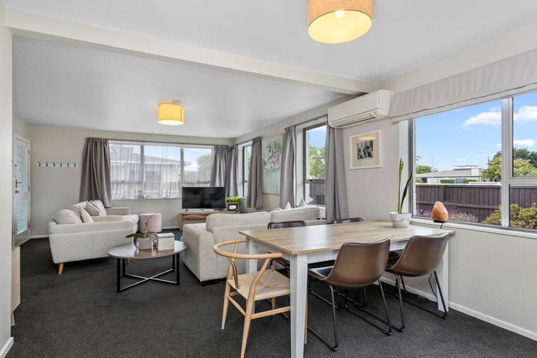 Photo of property in 1/221 Queenspark Drive, Parklands, Christchurch, 8083