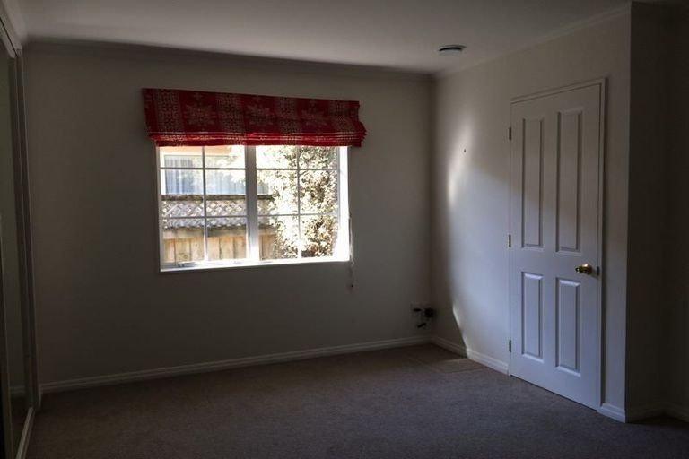 Photo of property in 30 Ponderosa Drive, Oteha, Auckland, 0632