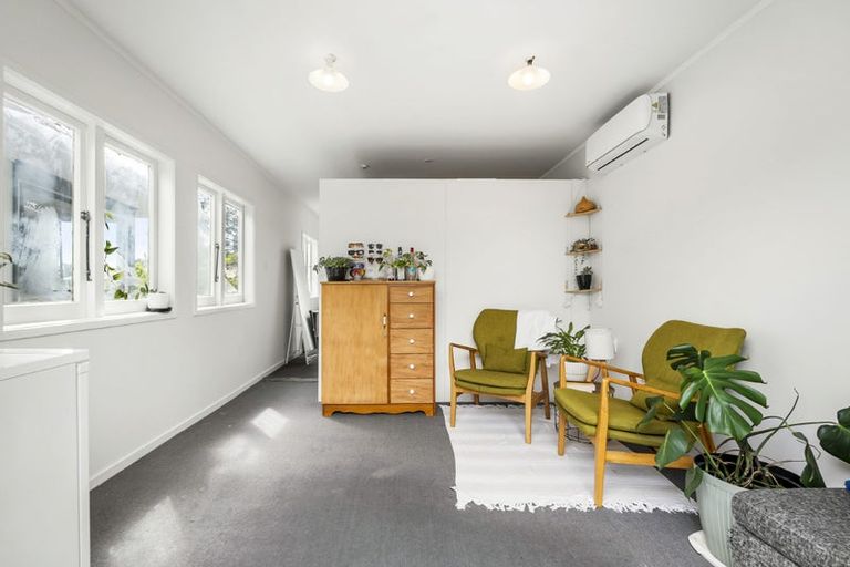 Photo of property in 4 Spinella Drive, Bayview, Auckland, 0629