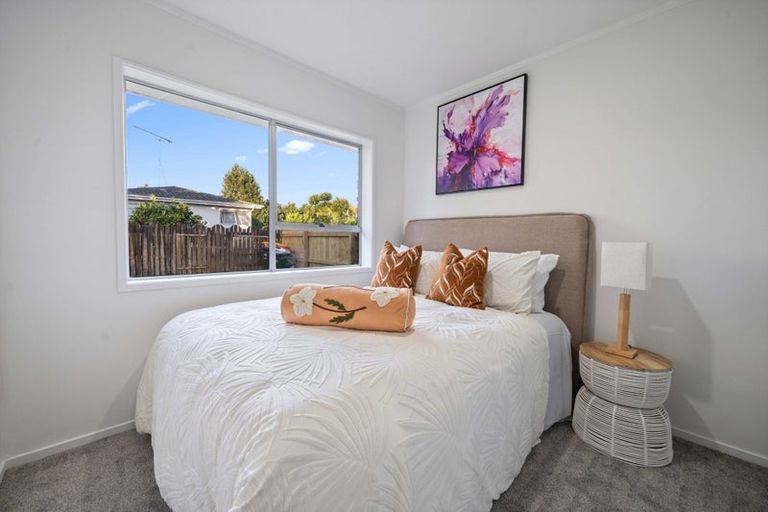 Photo of property in 2/24 Waimana Road, Conifer Grove, Takanini, 2112