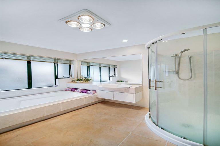 Photo of property in 26 Windsong Court, Northpark, Auckland, 2013