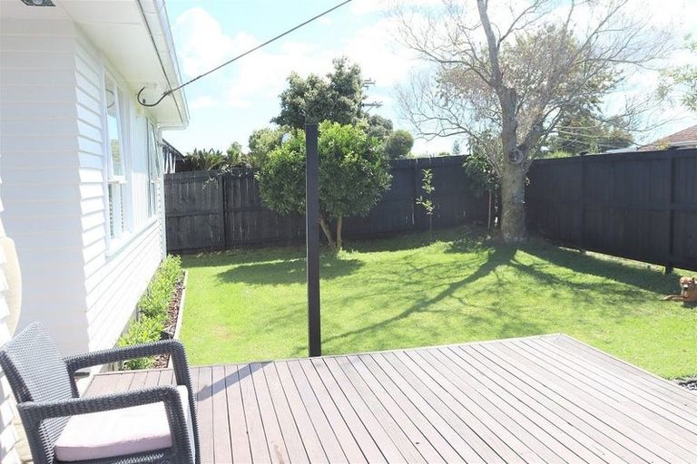 Photo of property in 45 Totara Road, Te Atatu Peninsula, Auckland, 0610