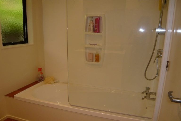 Photo of property in 2/79 Tahunanui Drive, Tahunanui, Nelson, 7011