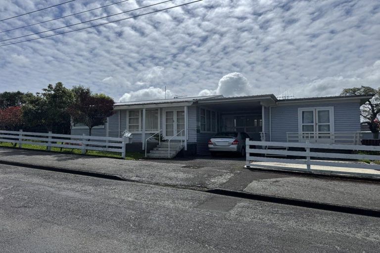 Photo of property in 2 Signal Street, Marton, 4710