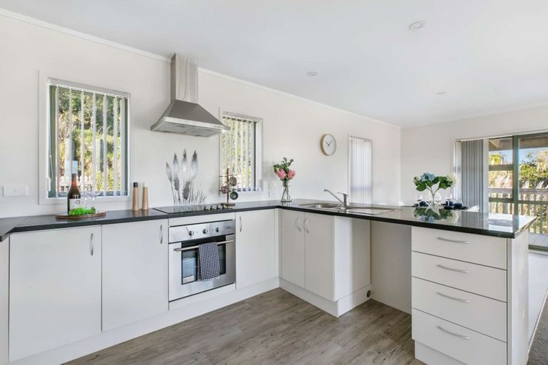 Photo of property in 32 Riverhaven Drive, Wade Heads, Whangaparaoa, 0932