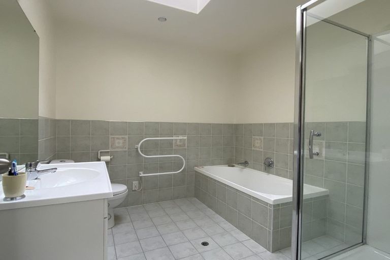 Photo of property in 4/14 Fields Parade, Oteha, Auckland, 0632