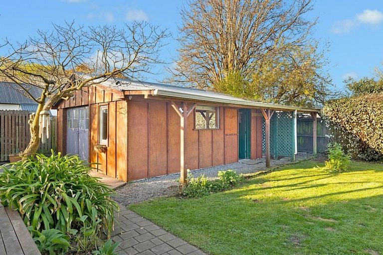 Photo of property in 216 Geraldine Street, Edgeware, Christchurch, 8013