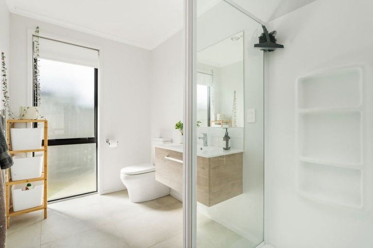 Photo of property in 24 Raynor Crescent, Pyes Pa, Tauranga, 3112