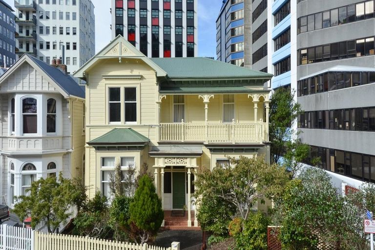 Photo of property in 16 Portland Crescent, Thorndon, Wellington, 6011