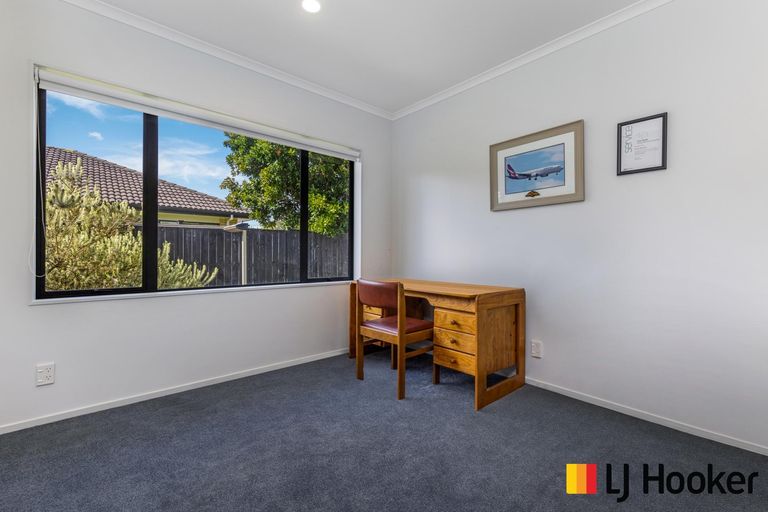 Photo of property in 27 Girvan Terrace, Wattle Downs, Auckland, 2103