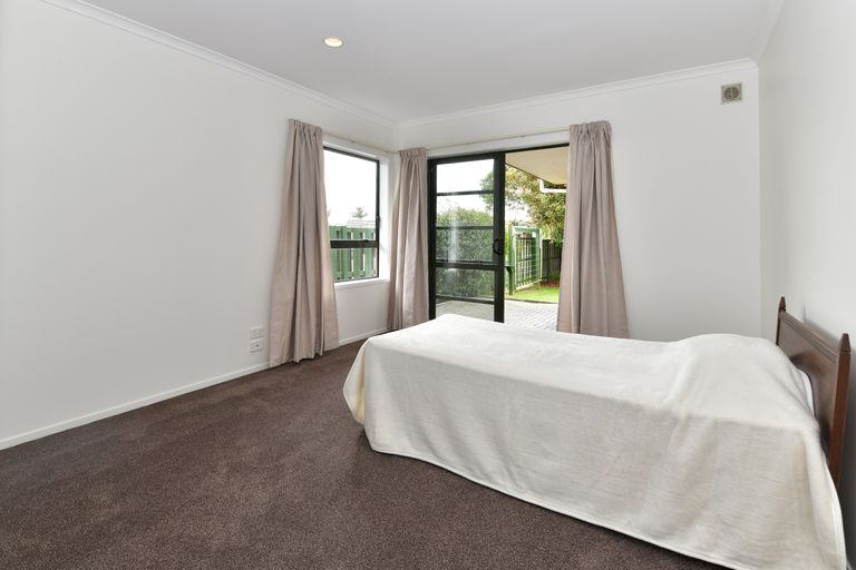 Photo of property in 29 Doment Crescent, Orewa, 0931