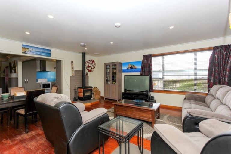 Photo of property in 16 Tuahu Place, Waitara, 4320