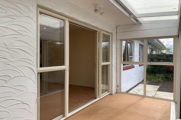 Photo of property in 4/138 Hutchinson Avenue, New Lynn, Auckland, 0600