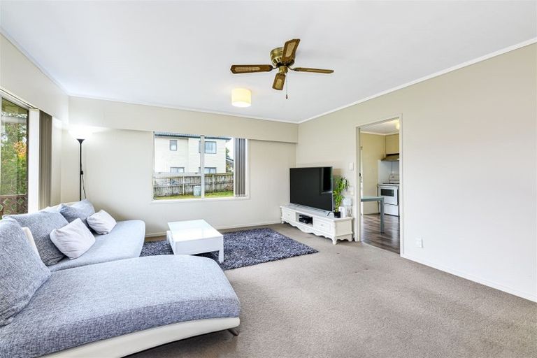 Photo of property in 2/69 Hepburn Road, Glendene, Auckland, 0602