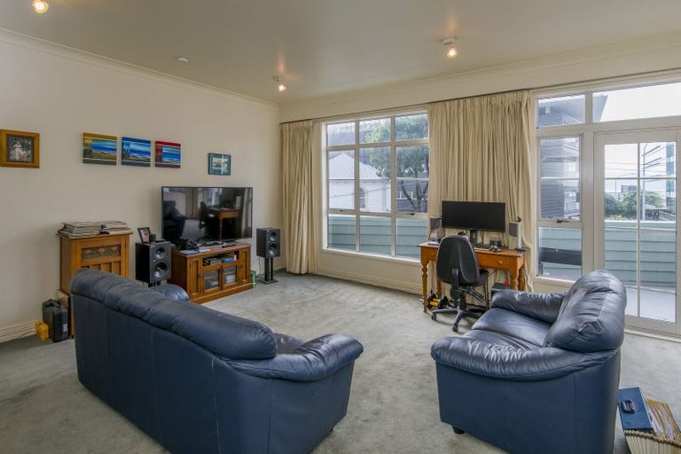 Photo of property in 32 Pipitea Street, Thorndon, Wellington, 6011