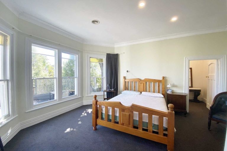 Photo of property in 31 Dyers Pass Road, Cashmere, Christchurch, 8022