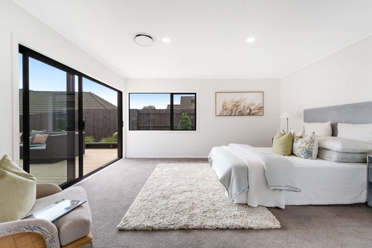 Photo of property in 32 Ambleside Drive, Northpark, Auckland, 2013