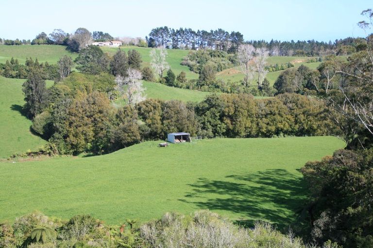 Photo of property in 114 Ackworth Road, Lepperton, New Plymouth, 4373