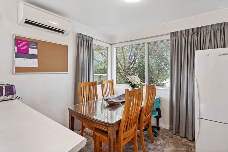 Photo of property in 2 Newton Place, Westbrook, Palmerston North, 4412